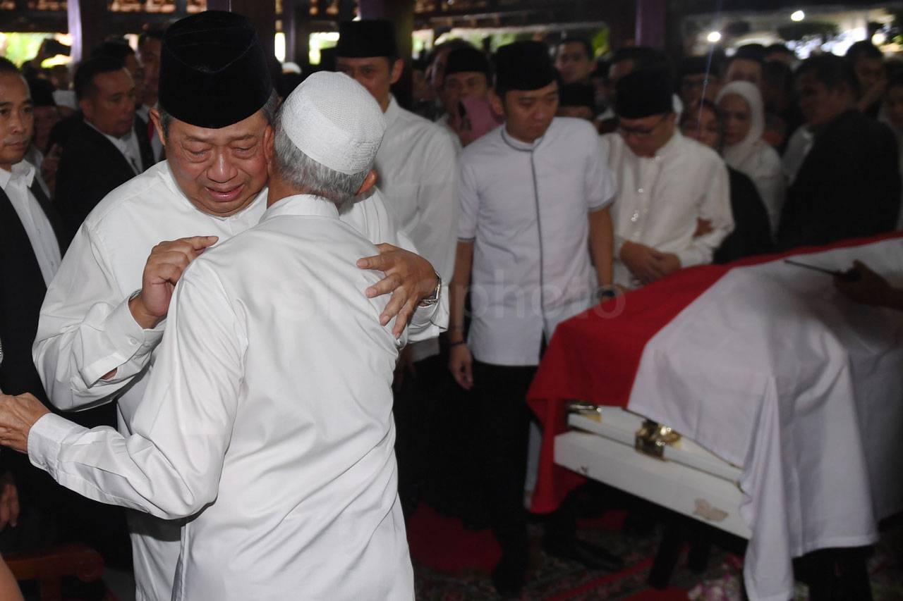 Jenazah Ani Yudhoyono...