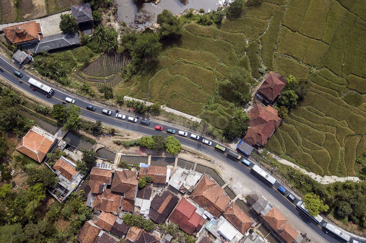 Puncak Arus Mudik, Jalur...