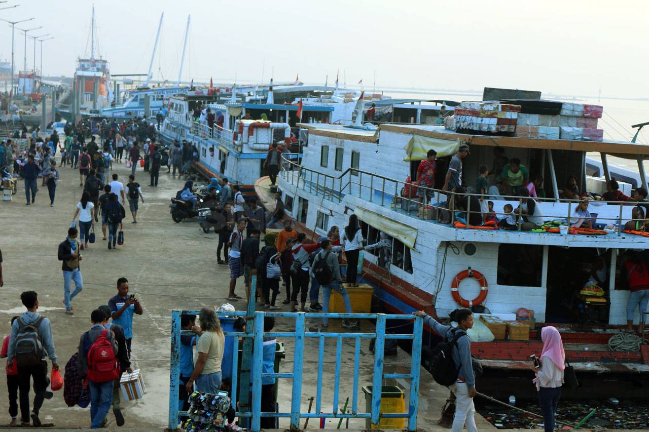 Arus Mudik ke Kepulauan...