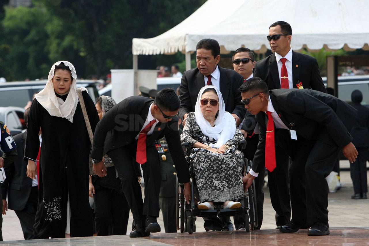 Ani Yudhoyono Dimakamkan...