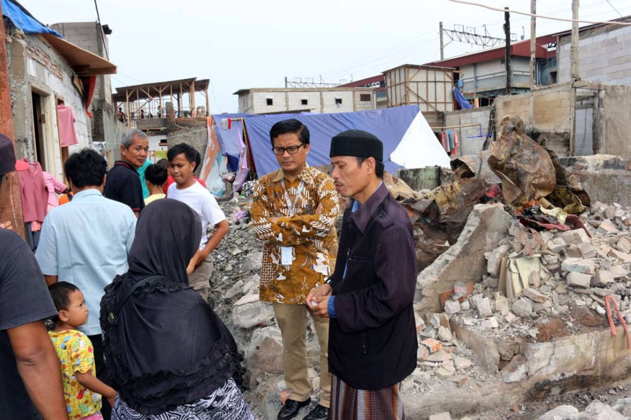 Bank DKI Serahkan Bantuan...