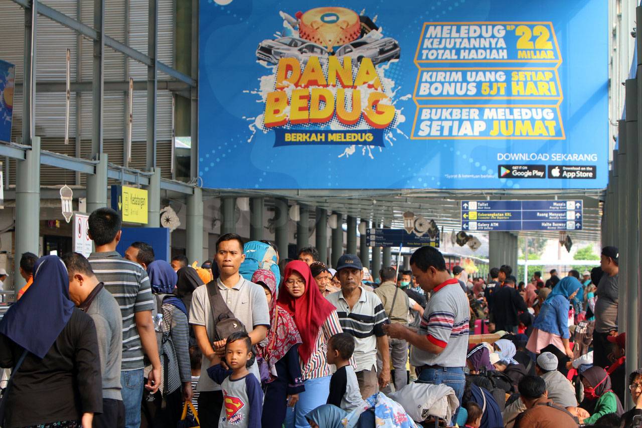 H-3 Lebaran, Stasiun...