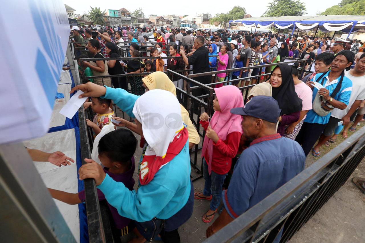 Rini Soemarno Bagikan...