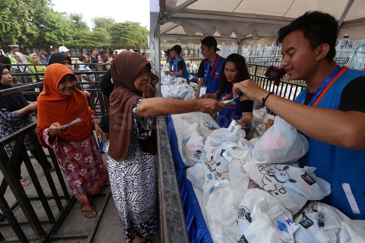 Rini Soemarno Bagikan...