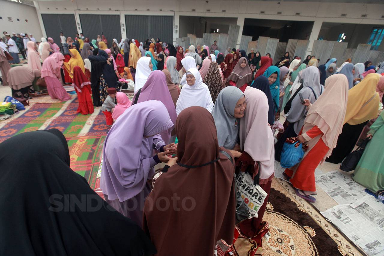 Ratusan Warga Kota Palembang...