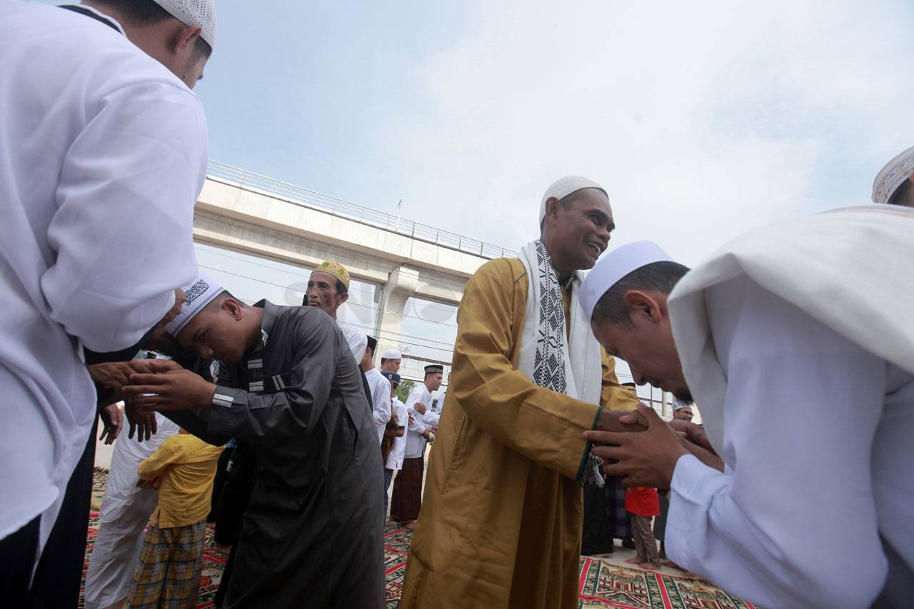 Ratusan Warga Kota Palembang...