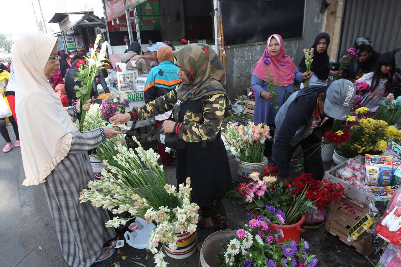 Penjual Bunga dan Kulit...