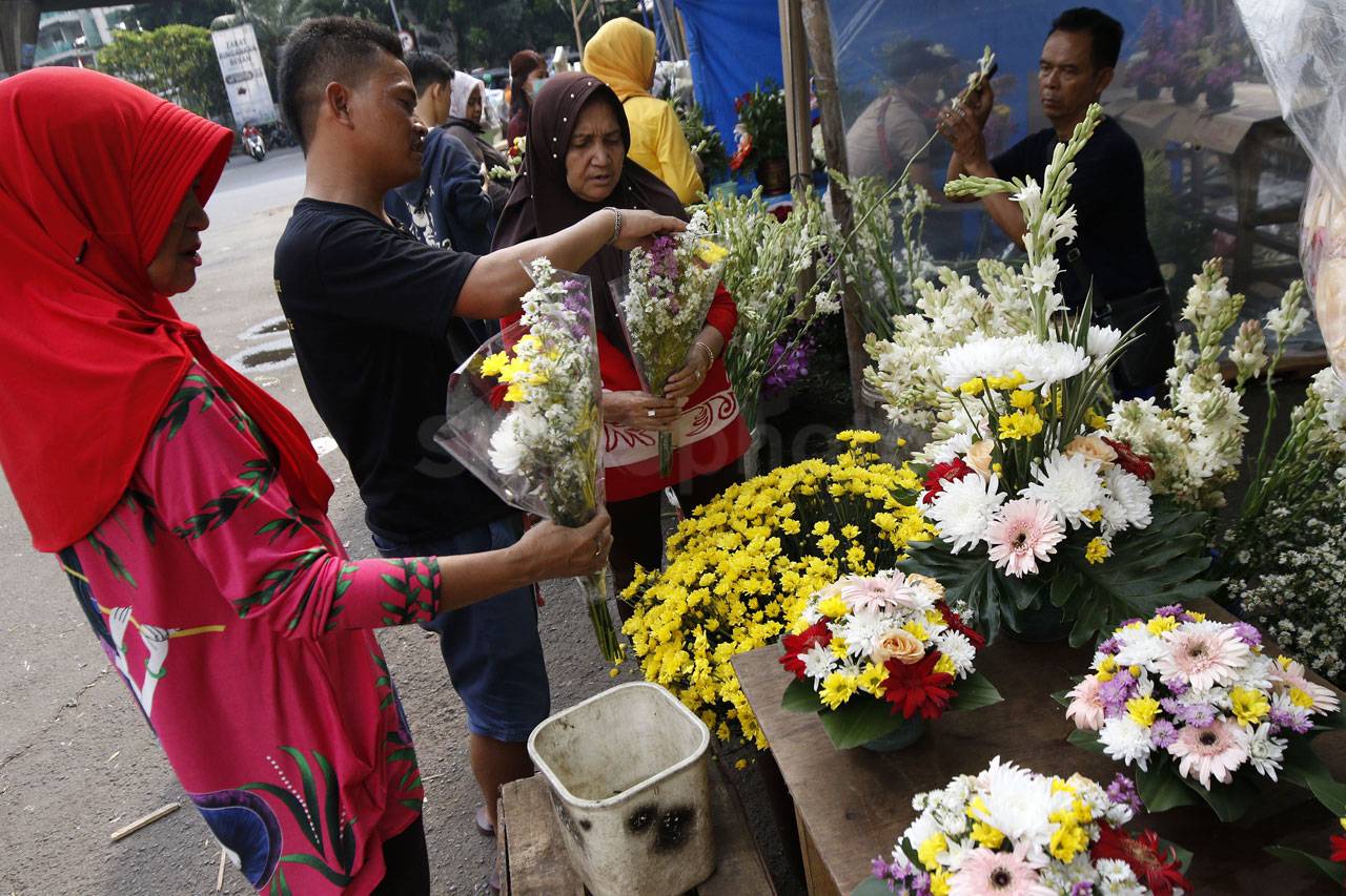 Jelang Lebaran, Penjualan...