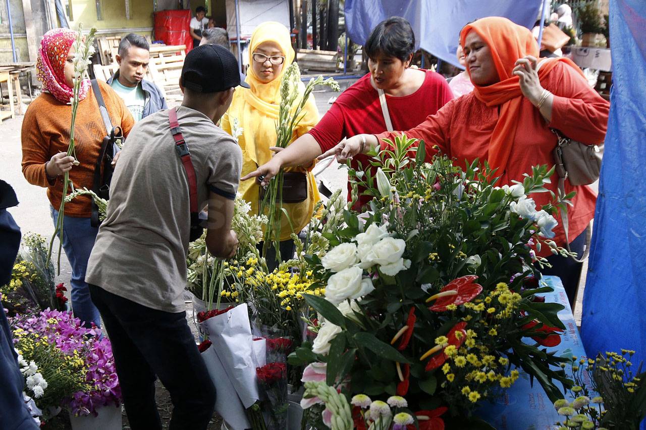Jelang Lebaran, Penjualan...
