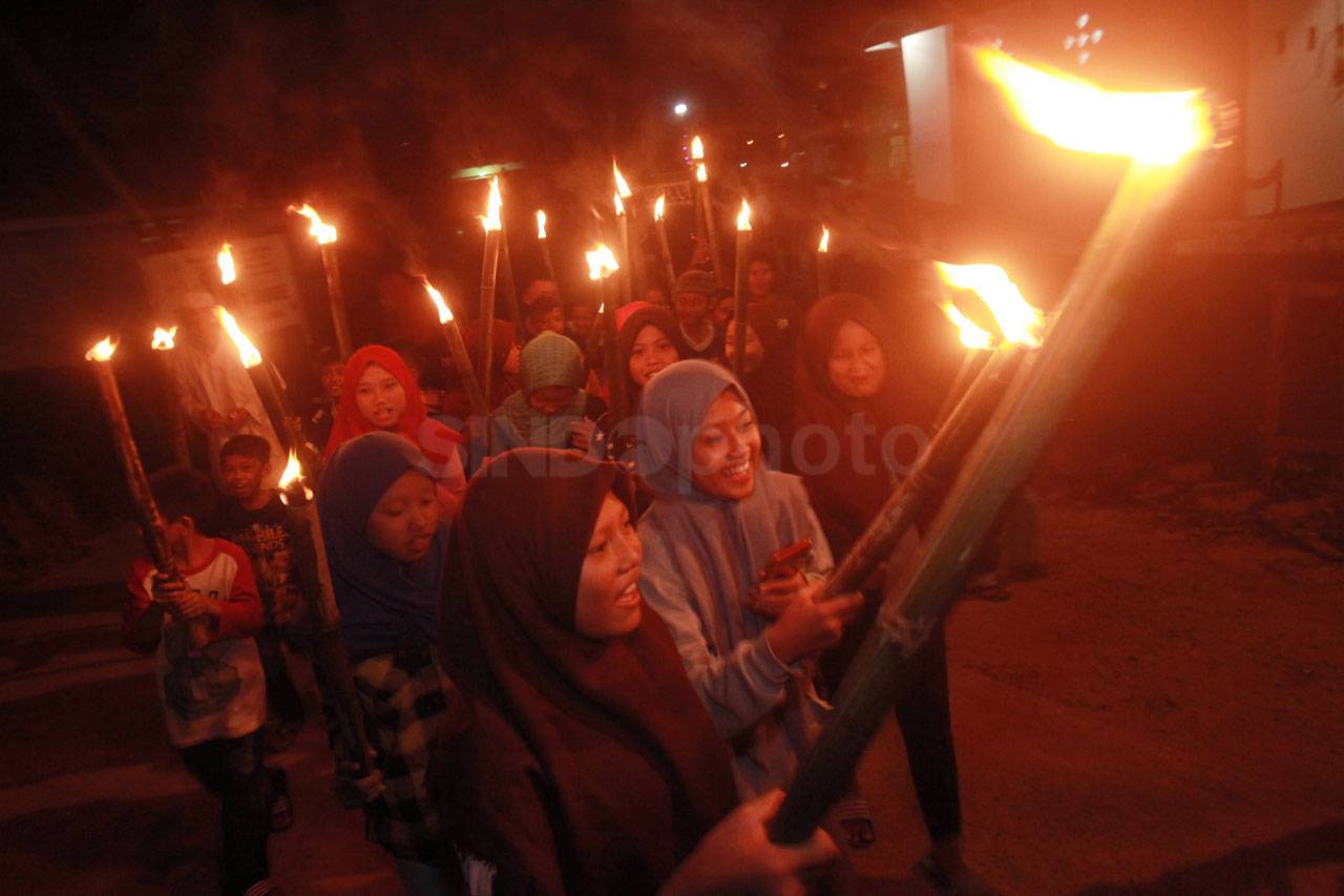 Pawai Obor Sambut Hari...