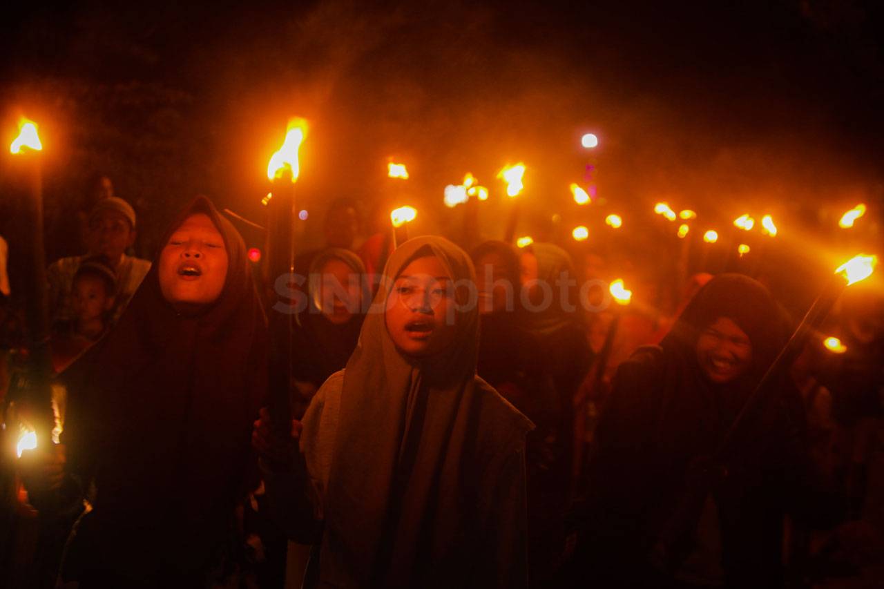 Pawai Obor Sambut Hari...