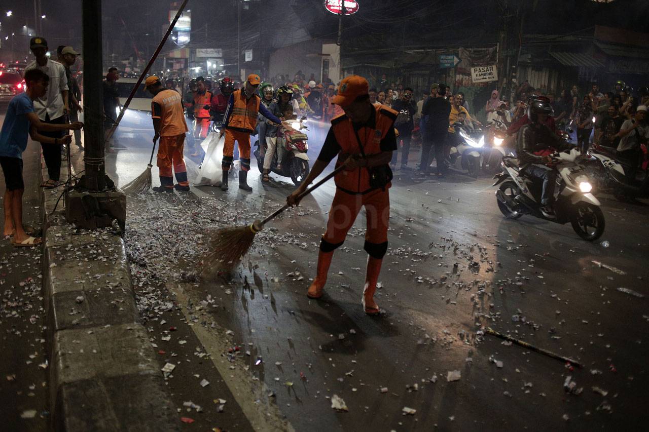 Warga Jakarta Rayakan...