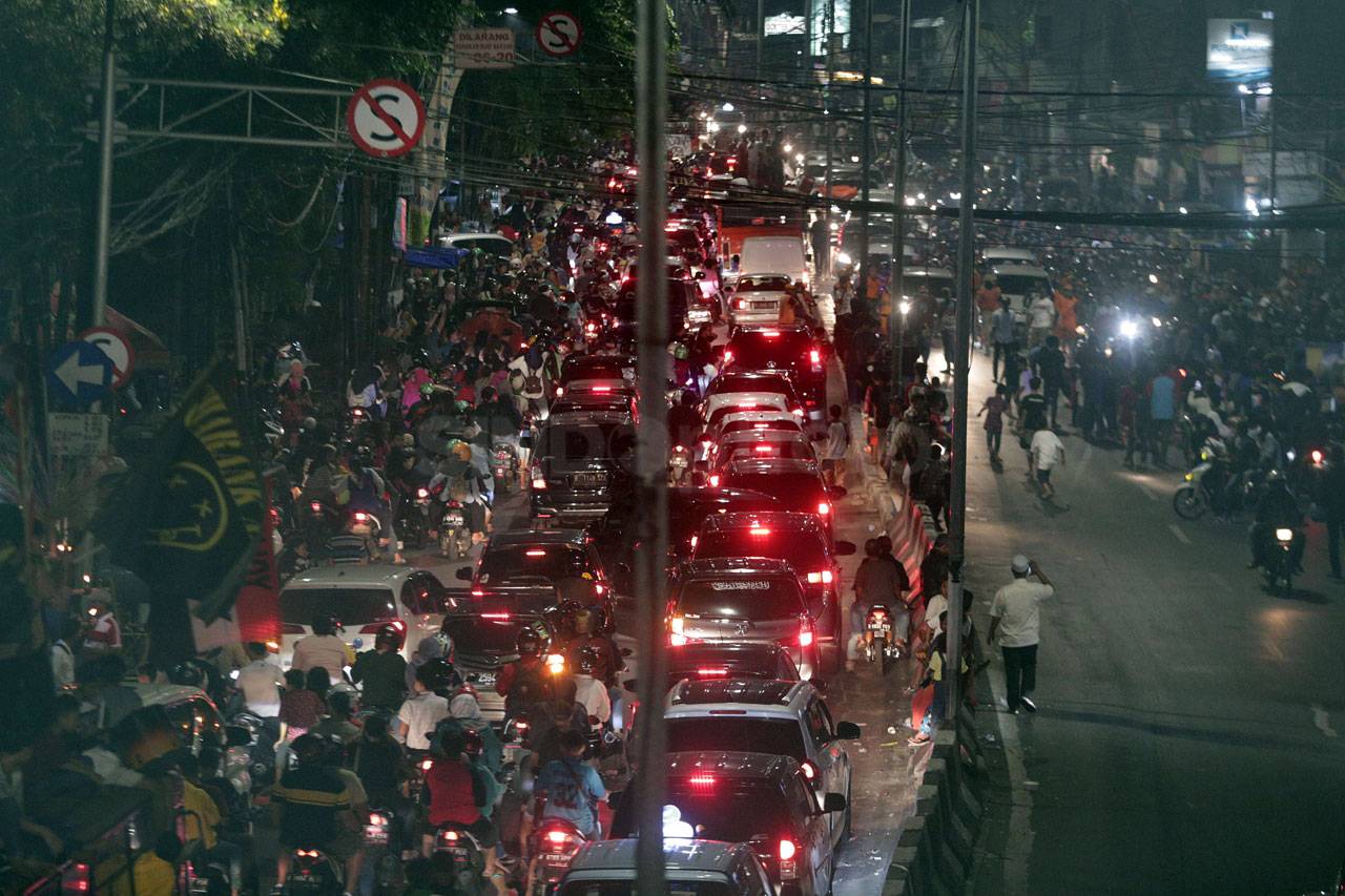 Warga Jakarta Rayakan...