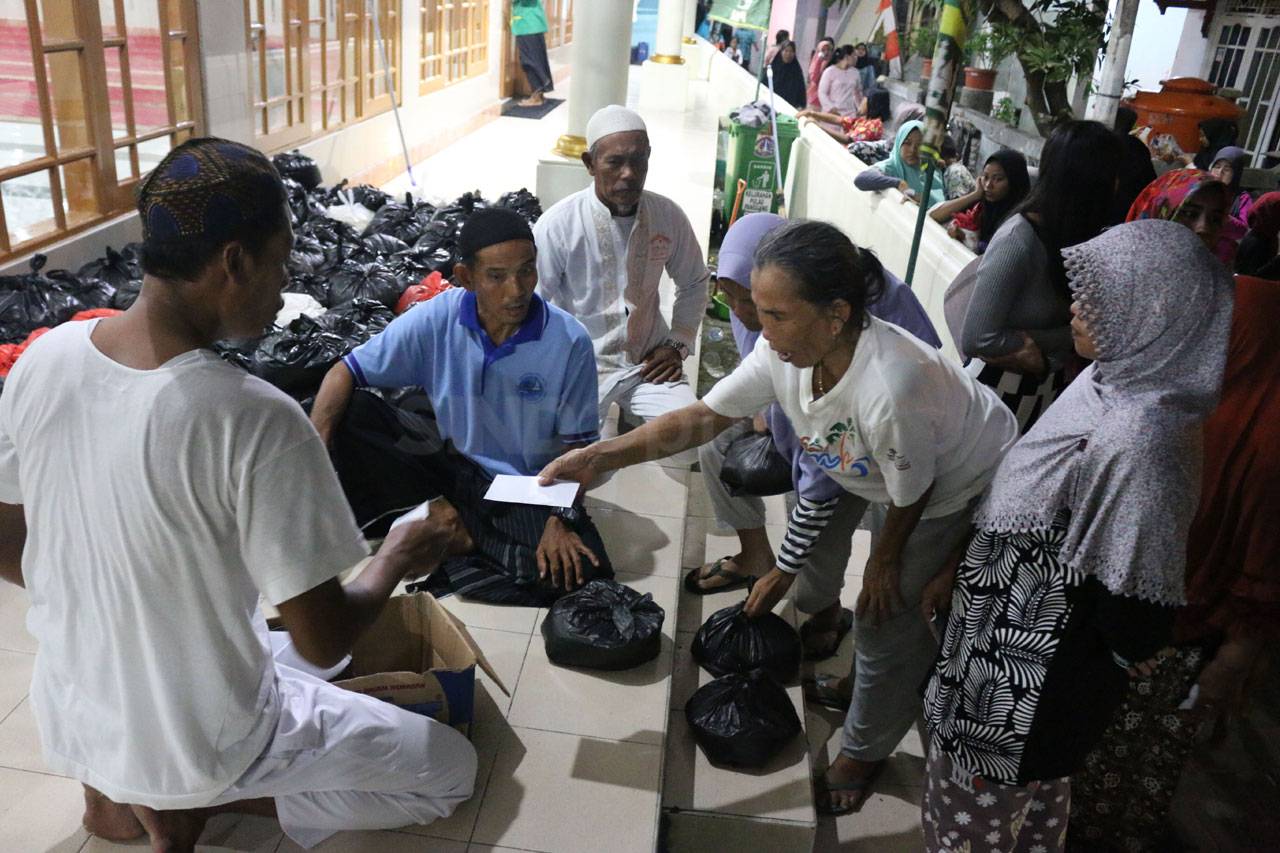 Warga Pulau Panggang...