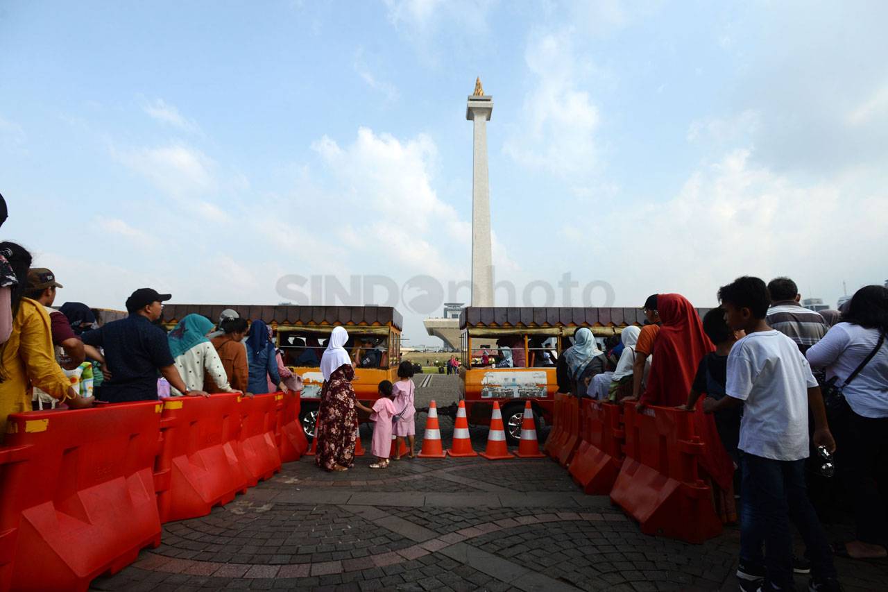 Warga Jakarta Liburan...