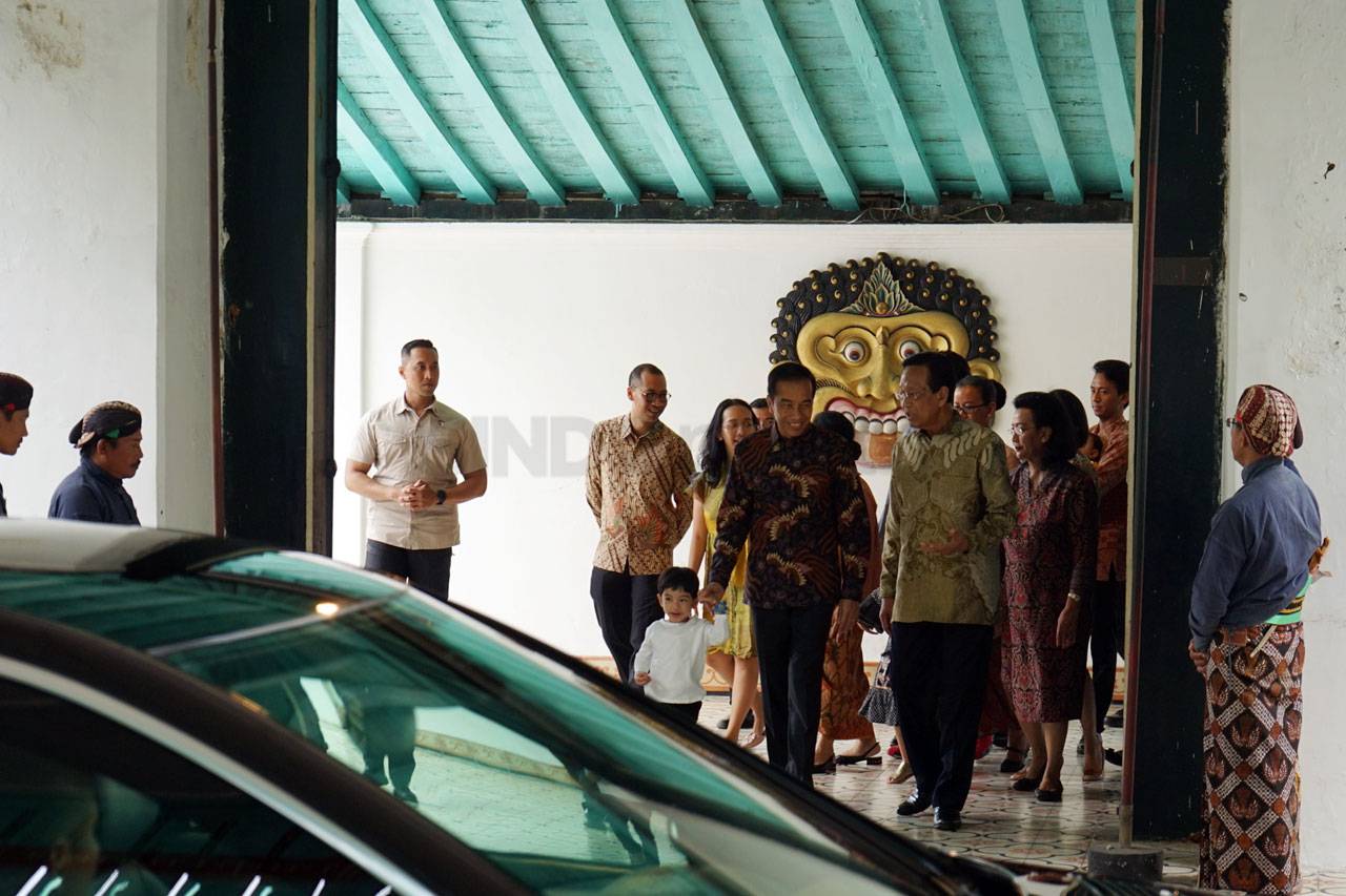 Presiden Jokowi Kunjungi...