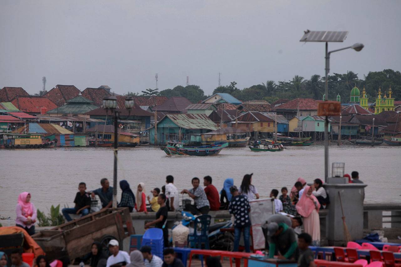 Menikmati Sungai Musi...