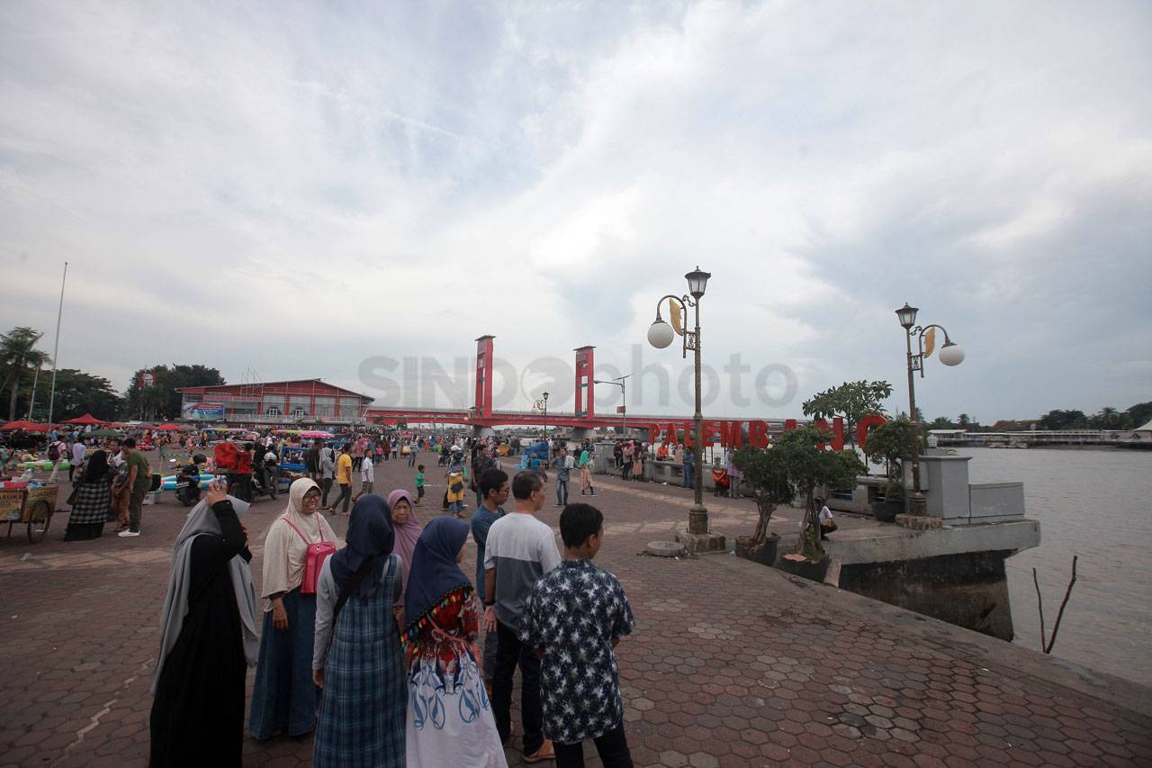 Menikmati Sungai Musi...