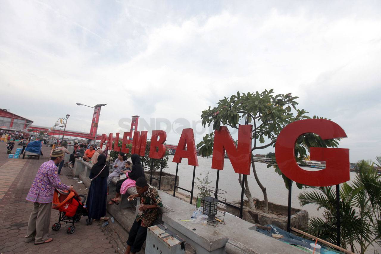 Menikmati Sungai Musi...