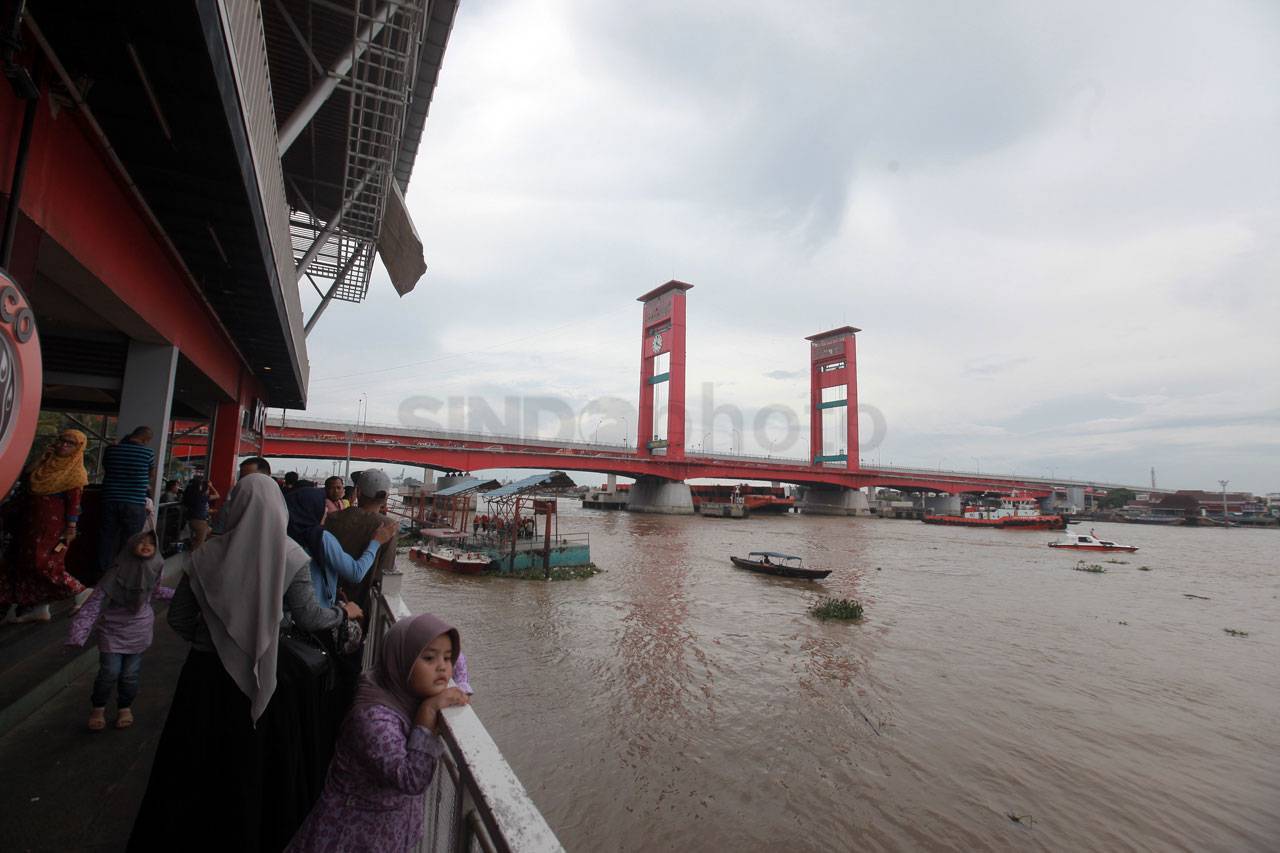 Menikmati Sungai Musi...