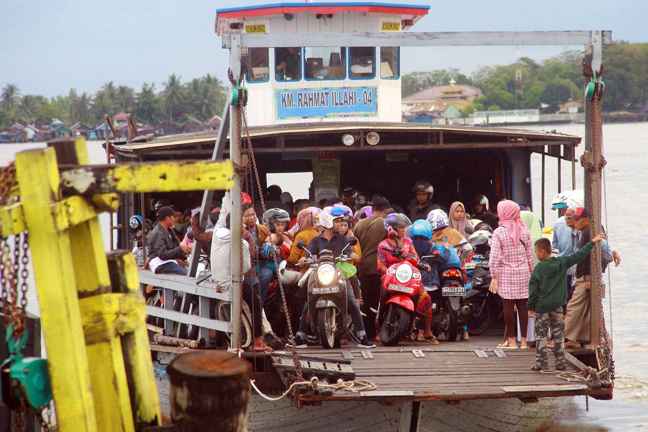 Arus Balik di Dermaga...