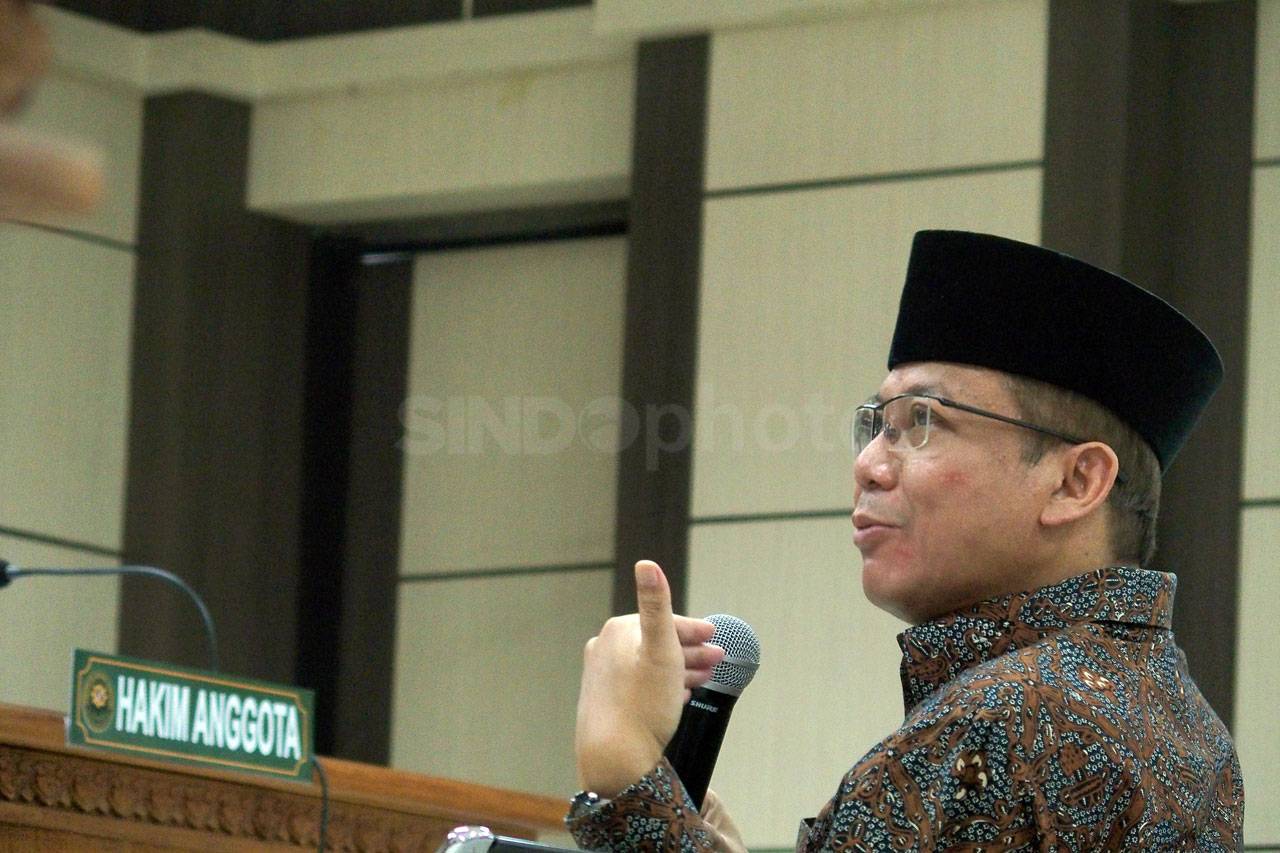 Taufik Kurniawan Jalani...