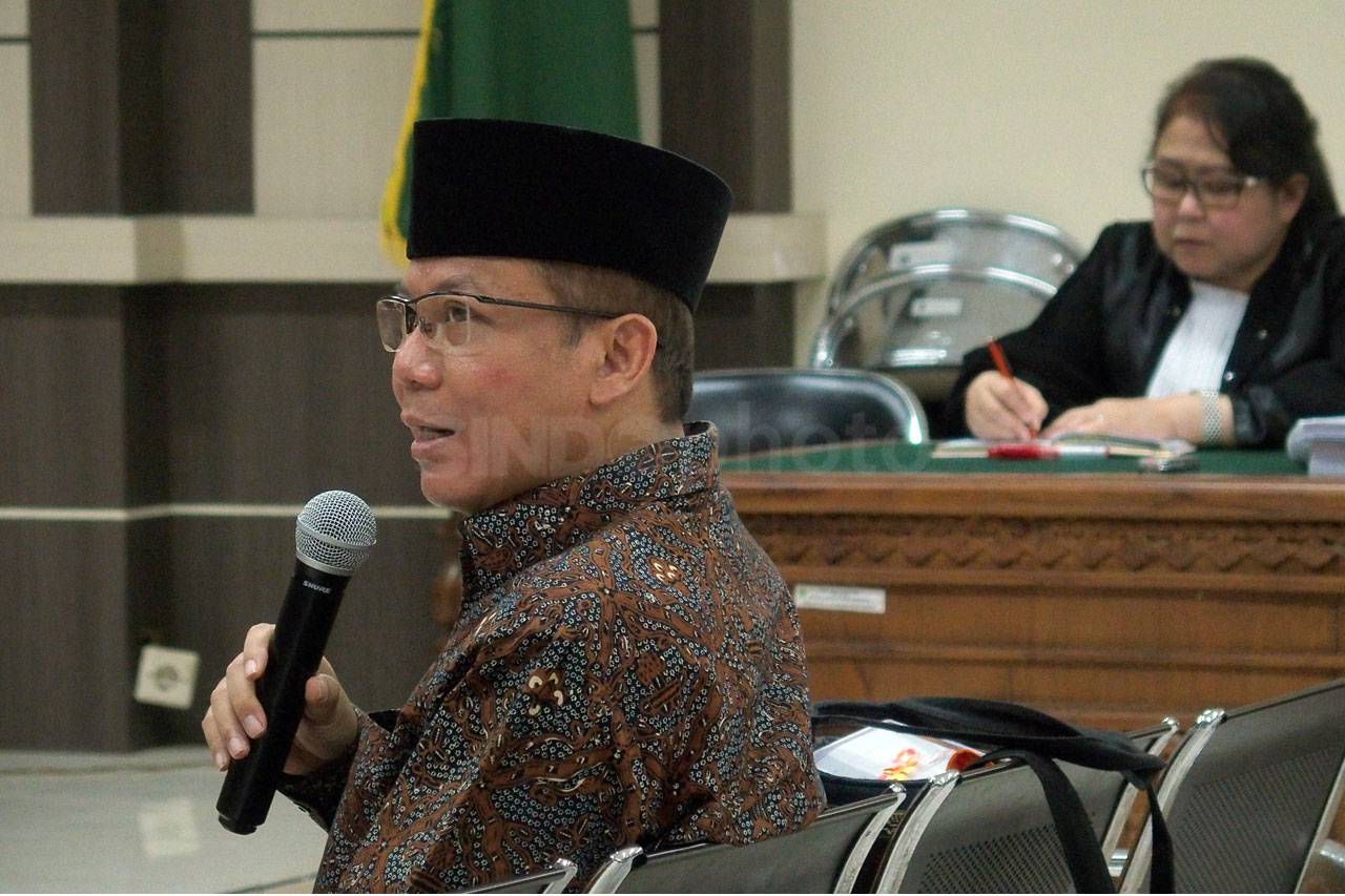 Taufik Kurniawan Jalani...