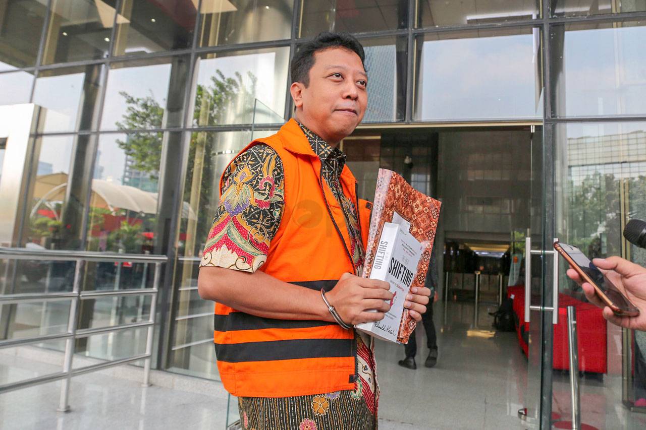 KPK Lanjutkan Pemeriksaan...