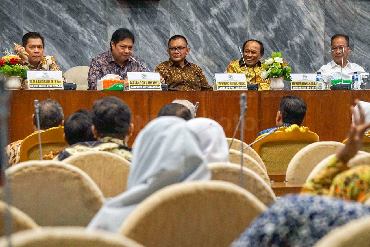 Partai Golkar Gelar...