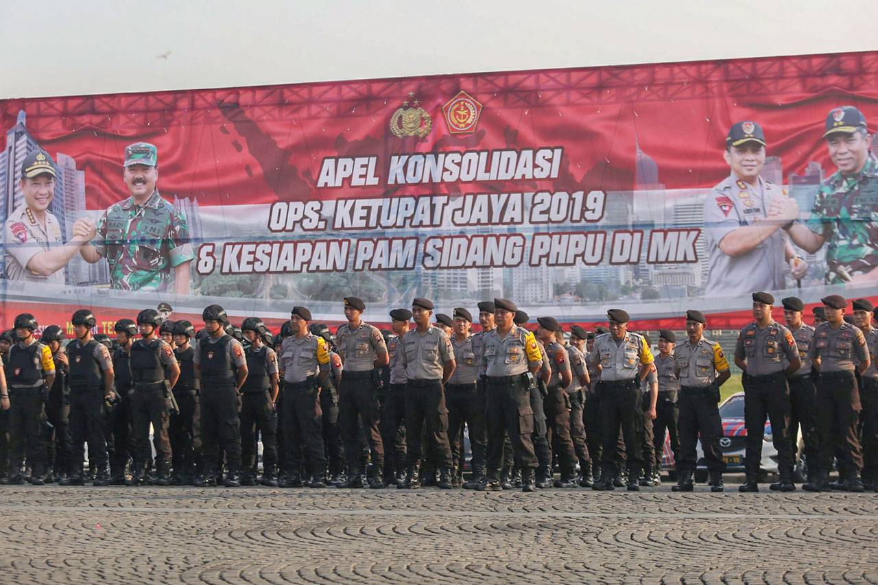 Polri-TNI Gelar Apel...