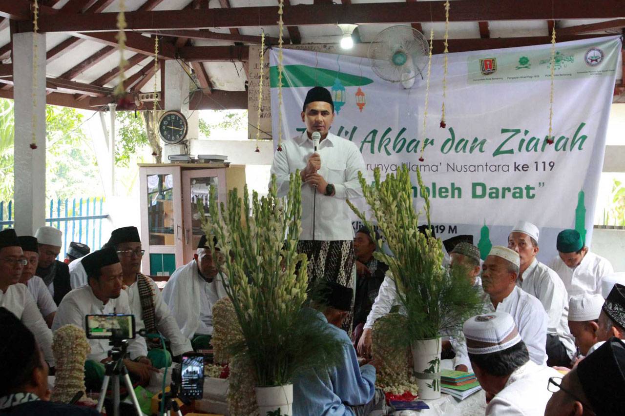 Ribuan Umat Islam Hadiri...