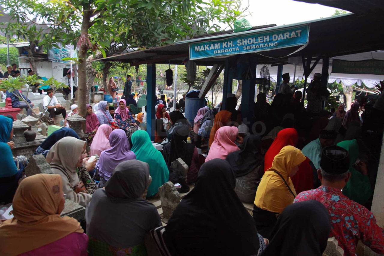 Ribuan Umat Islam Hadiri...