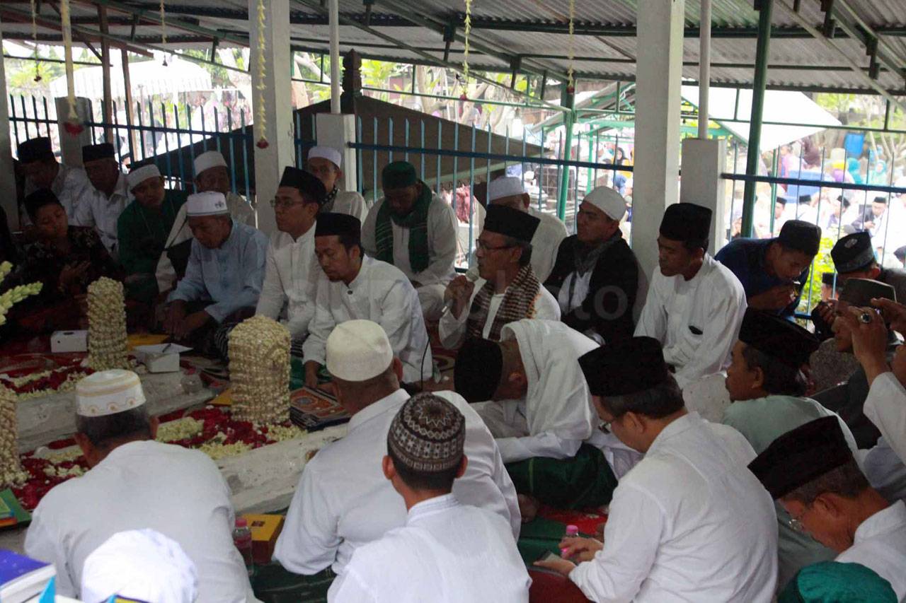 Ribuan Umat Islam Hadiri...