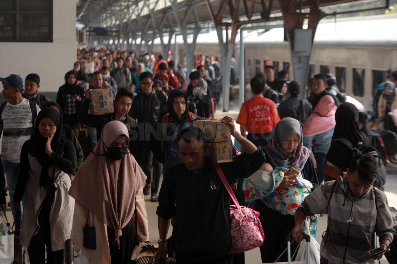 Arus Balik di Stasiun...