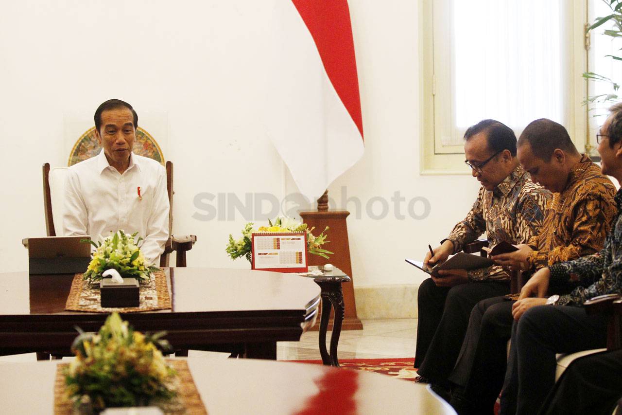 Presiden Jokowi Bertemu...