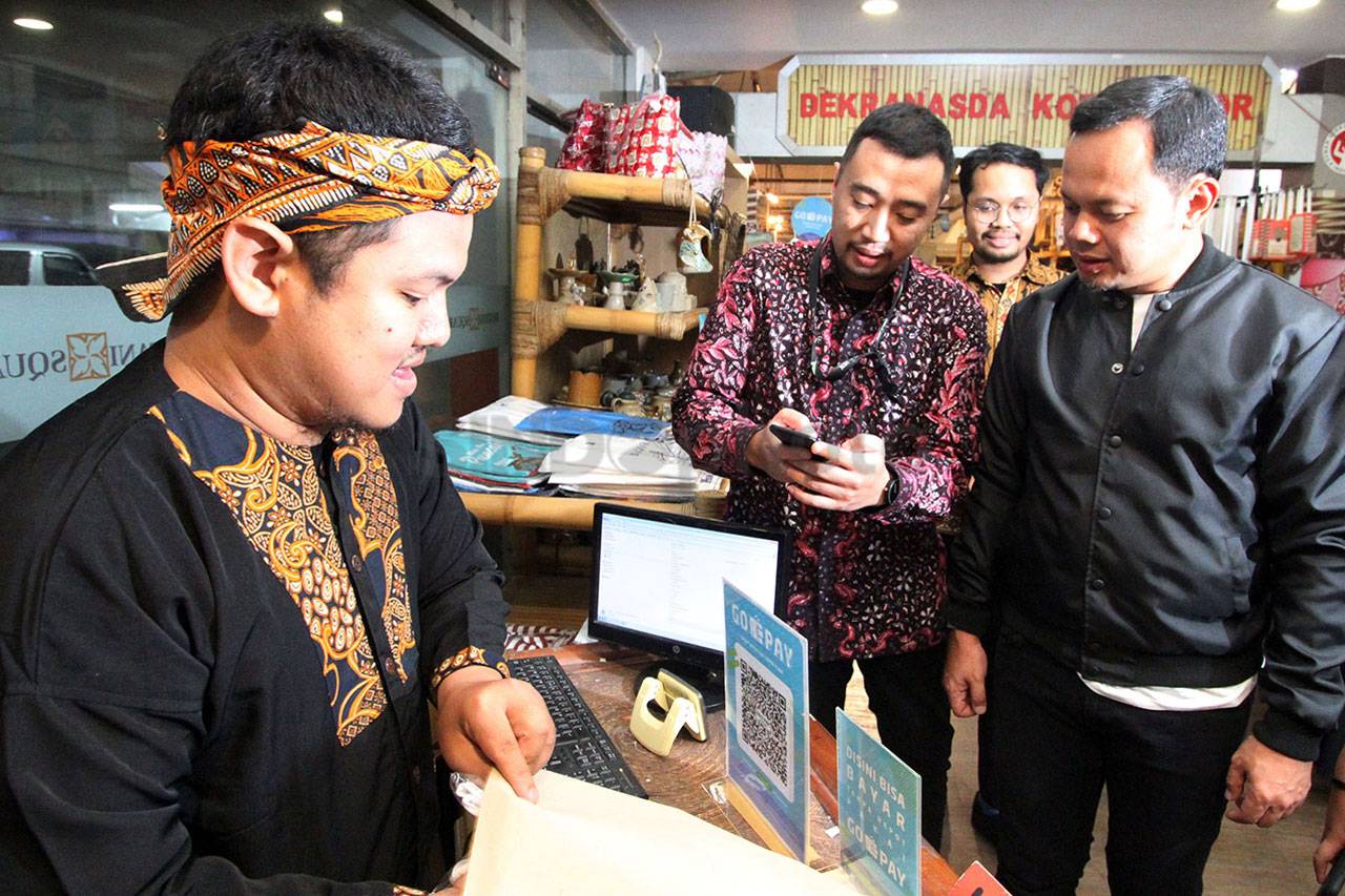 Go-Pay Permudah Pembayaran...