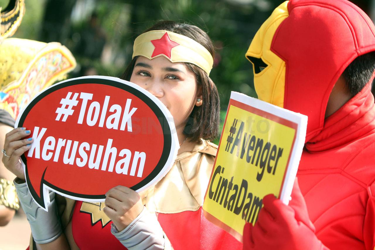 Pesan Perdamaian Superhero...