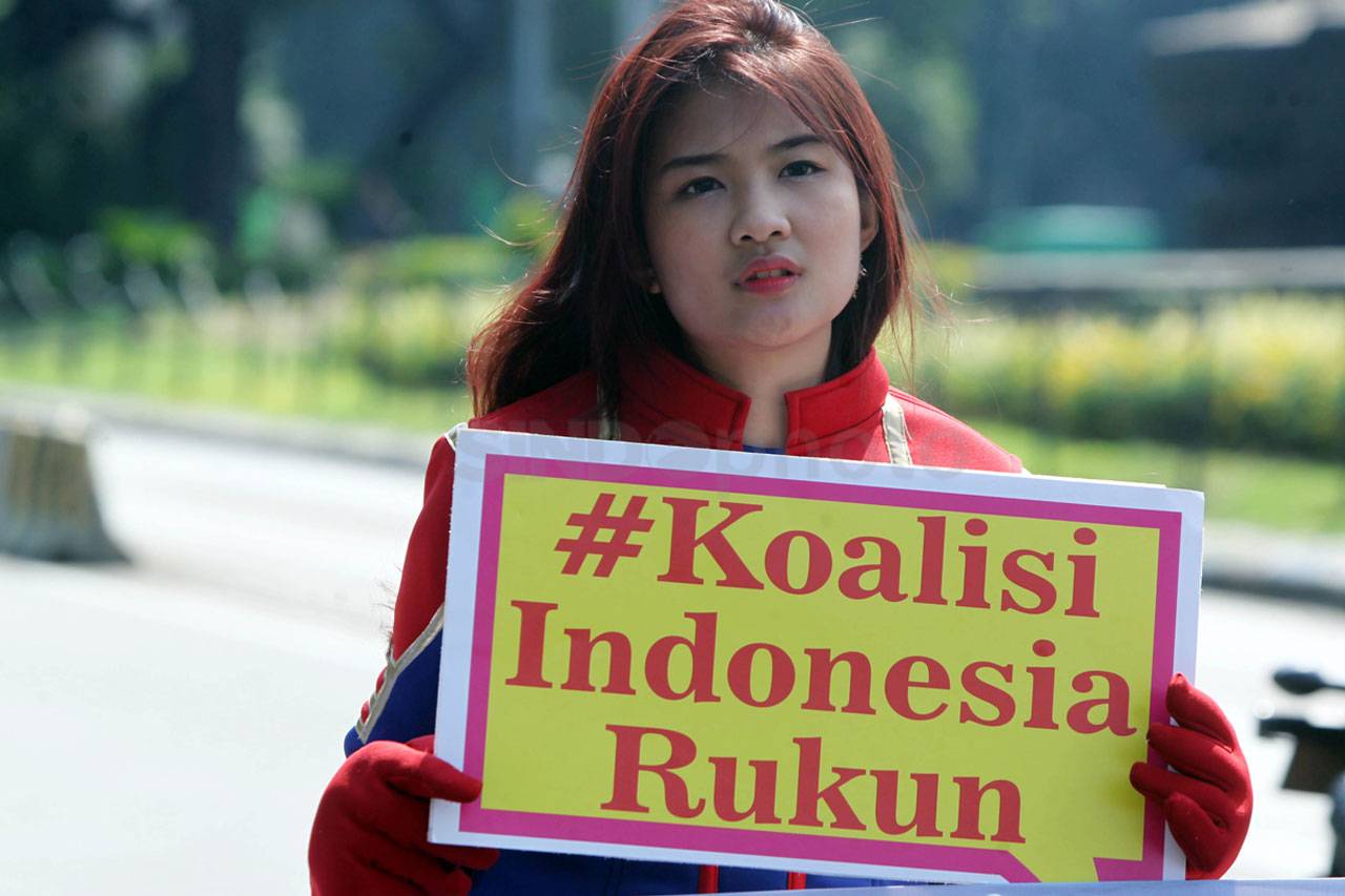 Pesan Perdamaian Superhero...