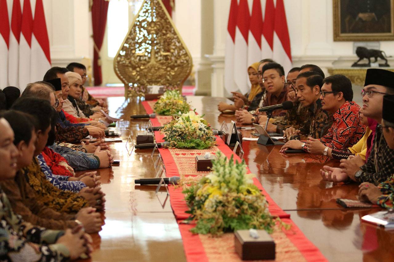 Presiden Jokowi Terima...