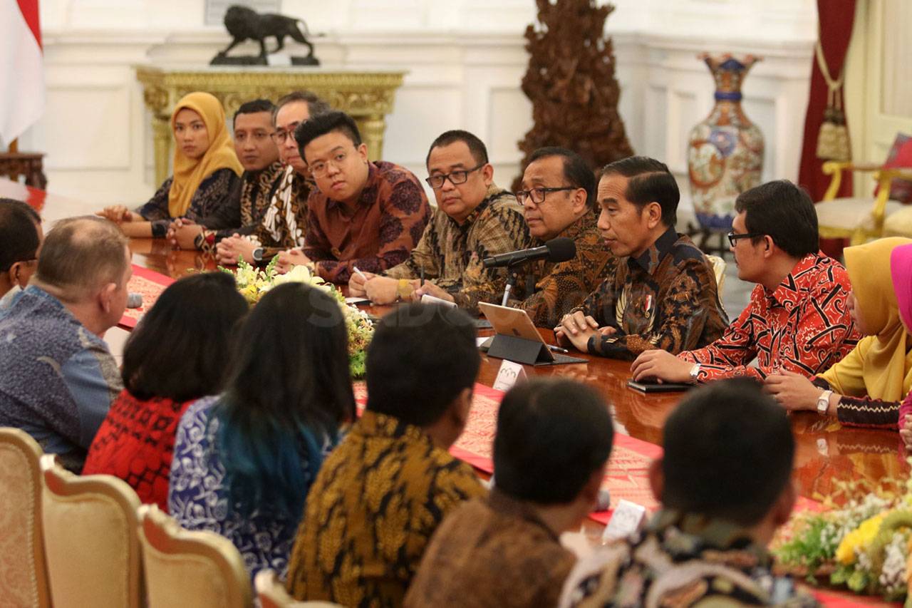 Presiden Jokowi Terima...