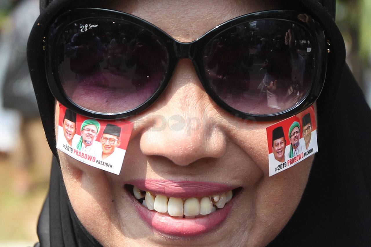 Massa Pendukung Prabowo-Sandi...