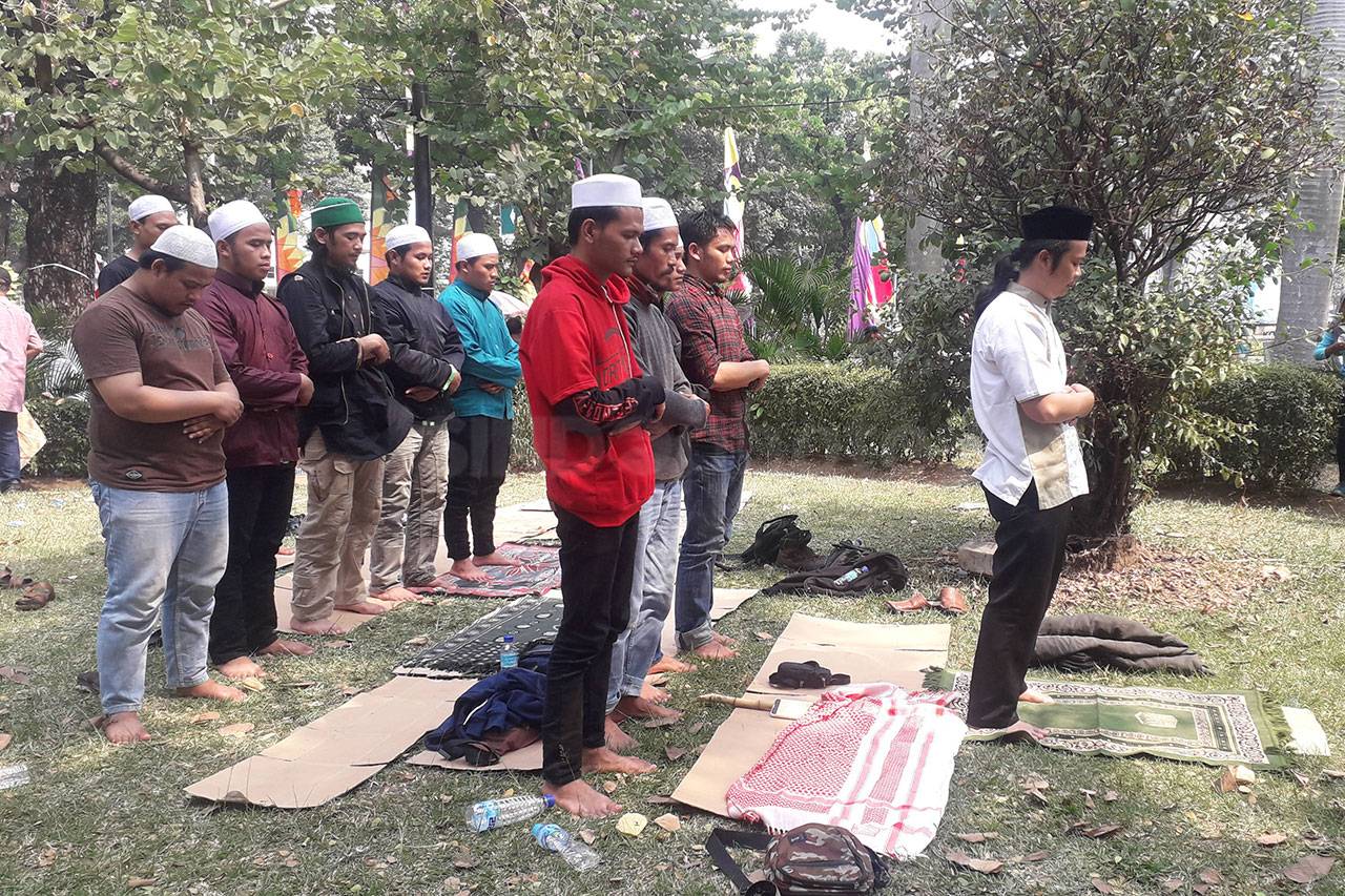 Massa Pendukung Prabowo-Sandi...
