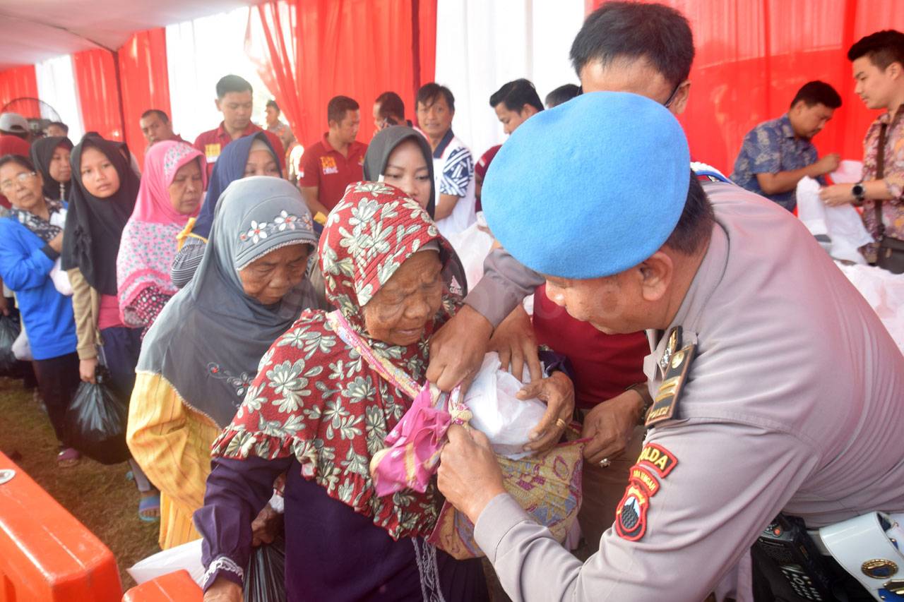 Ribuan Warga Demak Ikuti...