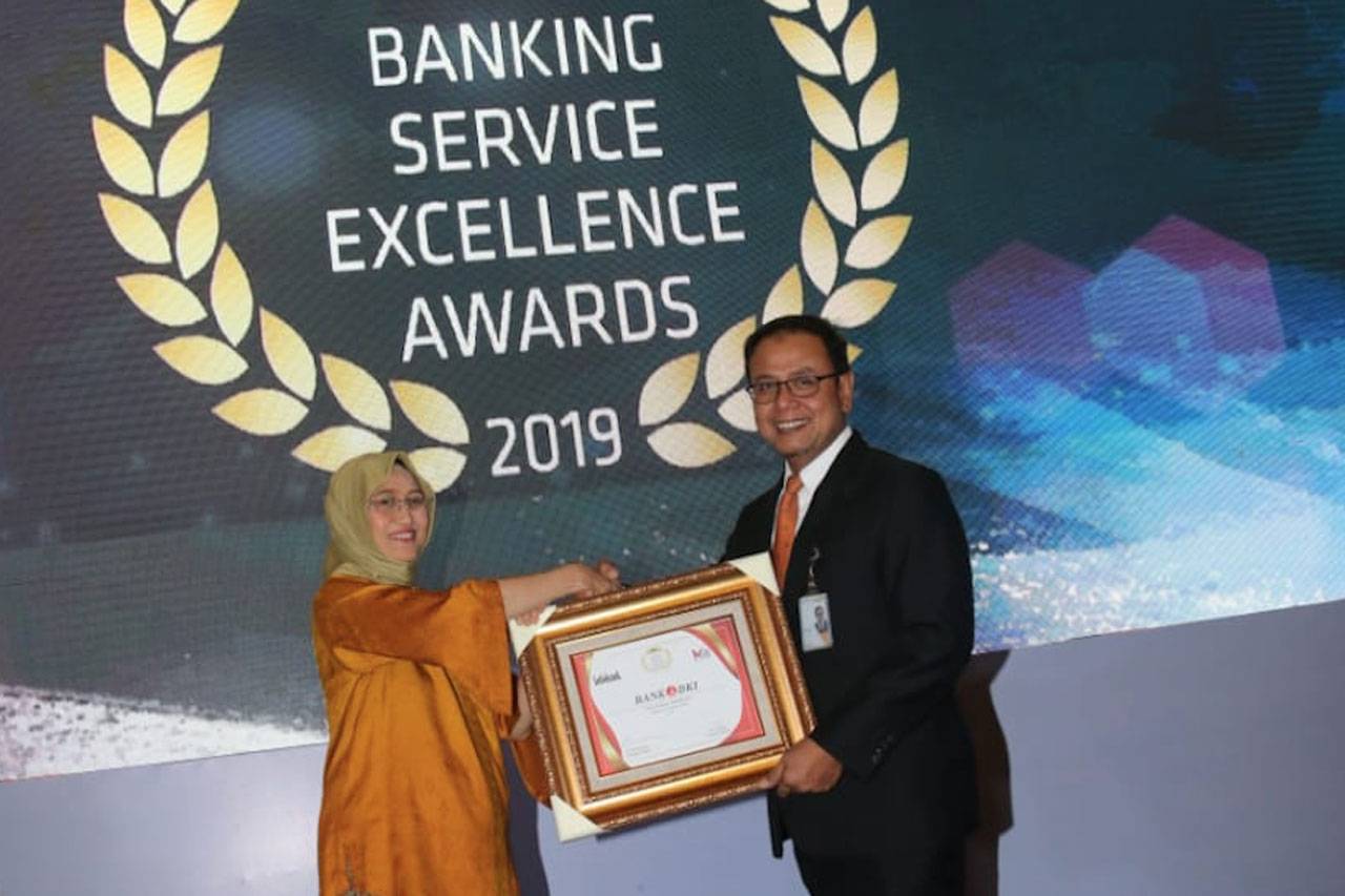 Bank DKI Raih Penghargaan...