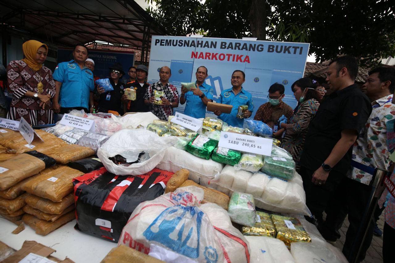 BNN Musnahkan Barang...