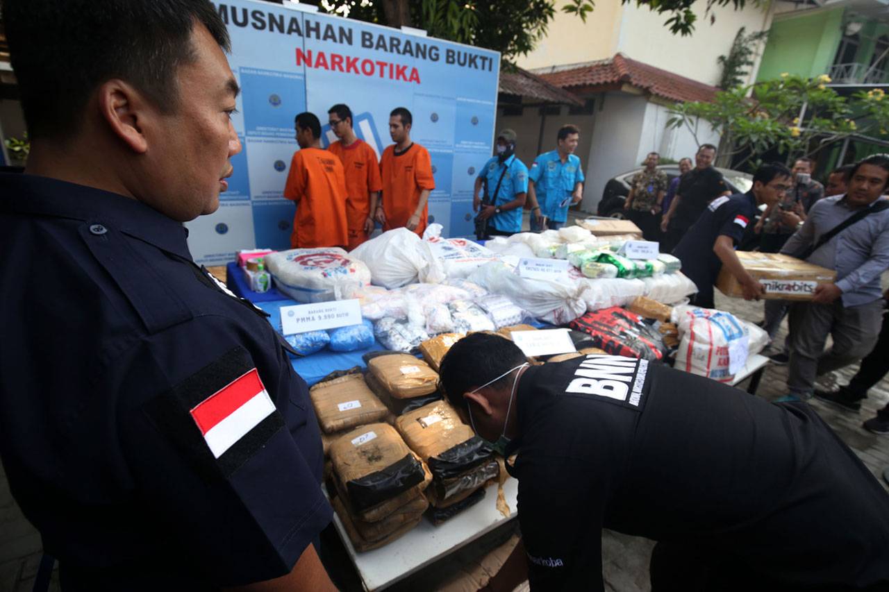 BNN Musnahkan Barang...