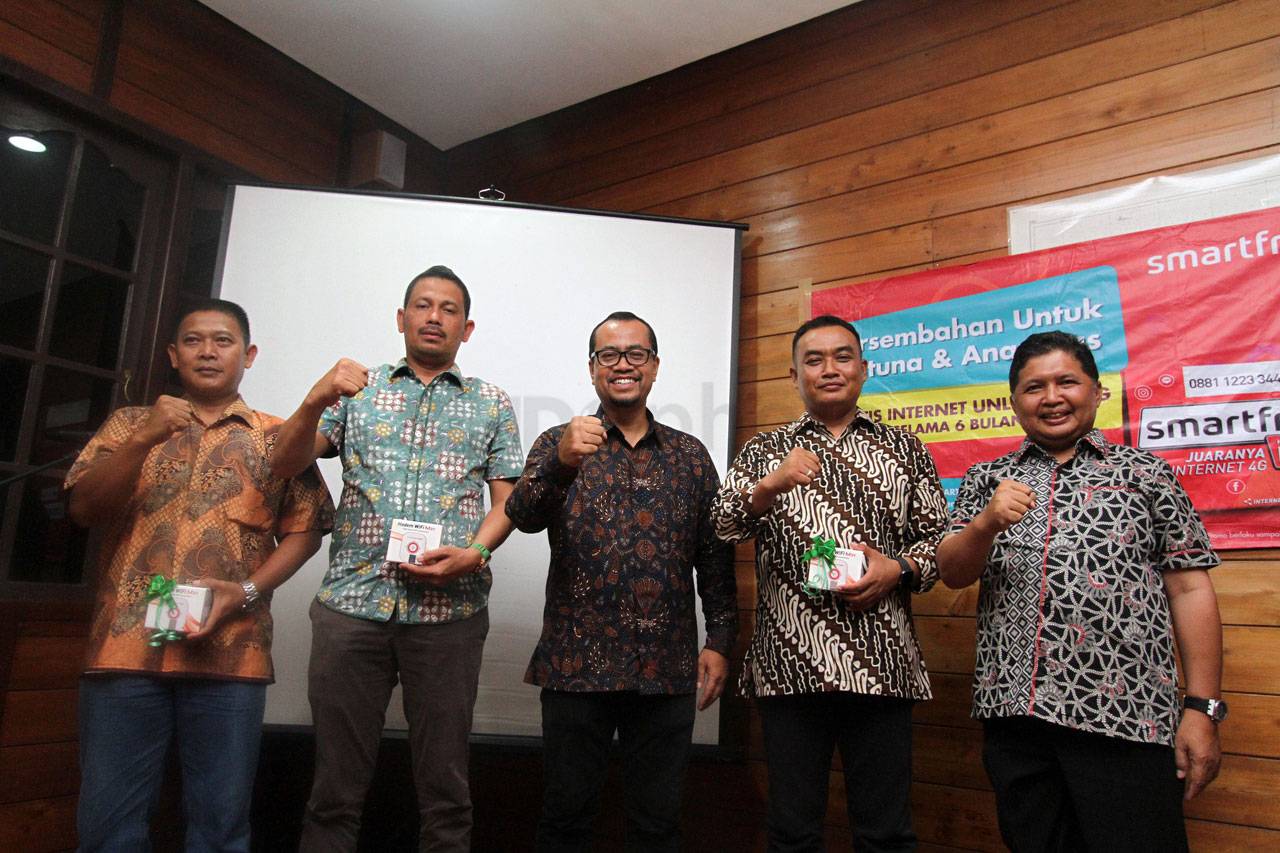 Smartfren Hadirkan Layanan...