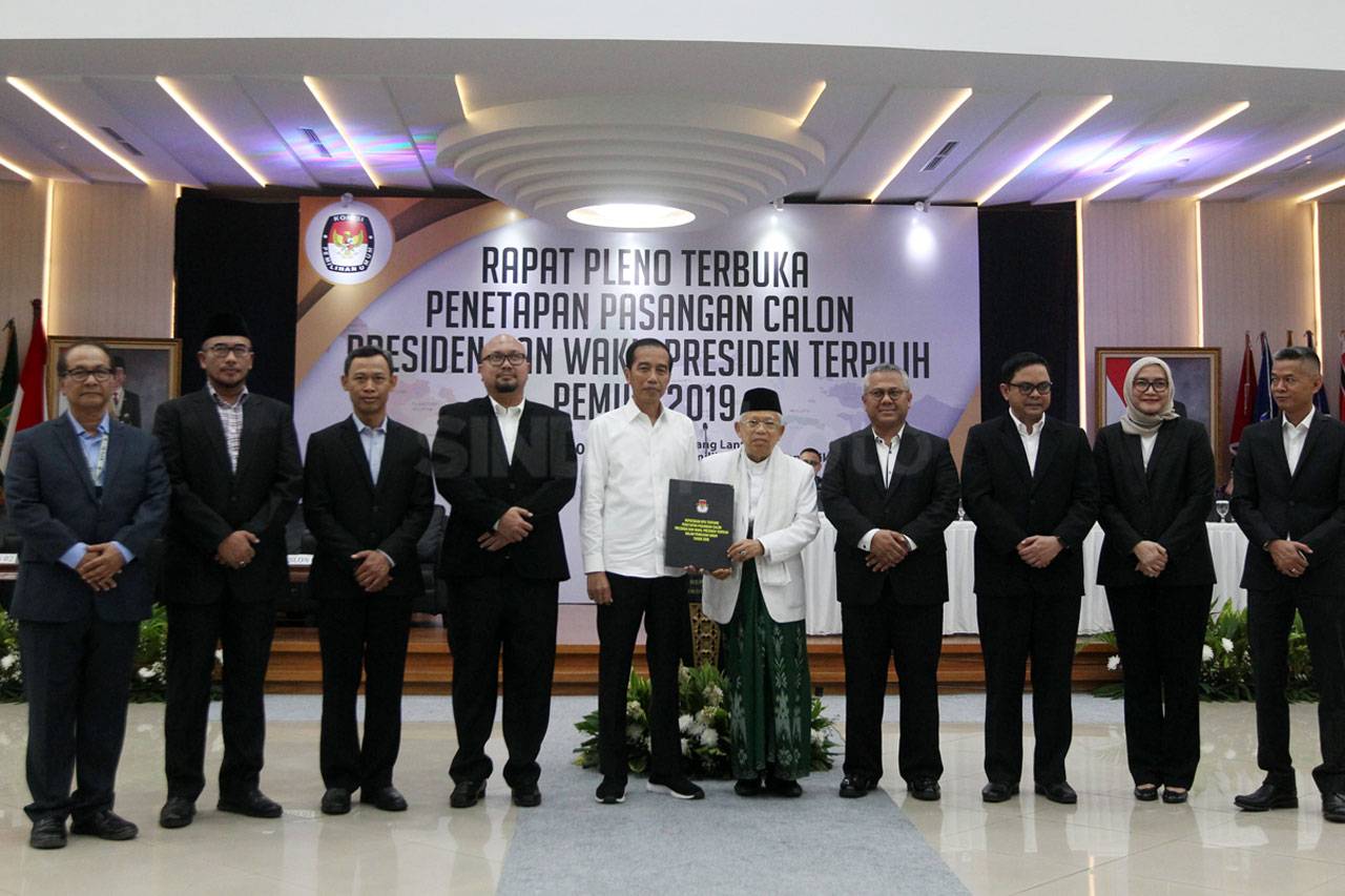 Jokowi-Maruf Hadiri...