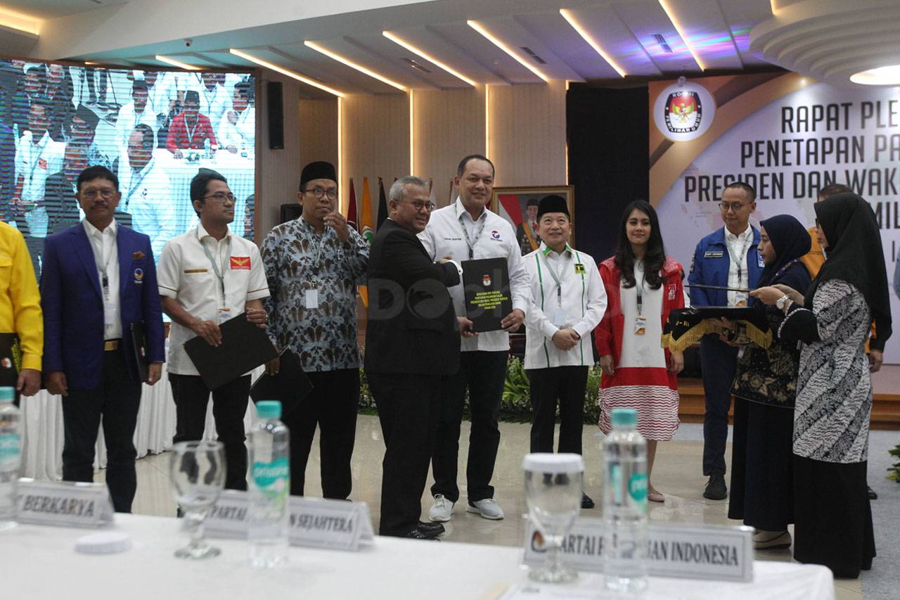 Jokowi-Maruf Hadiri...
