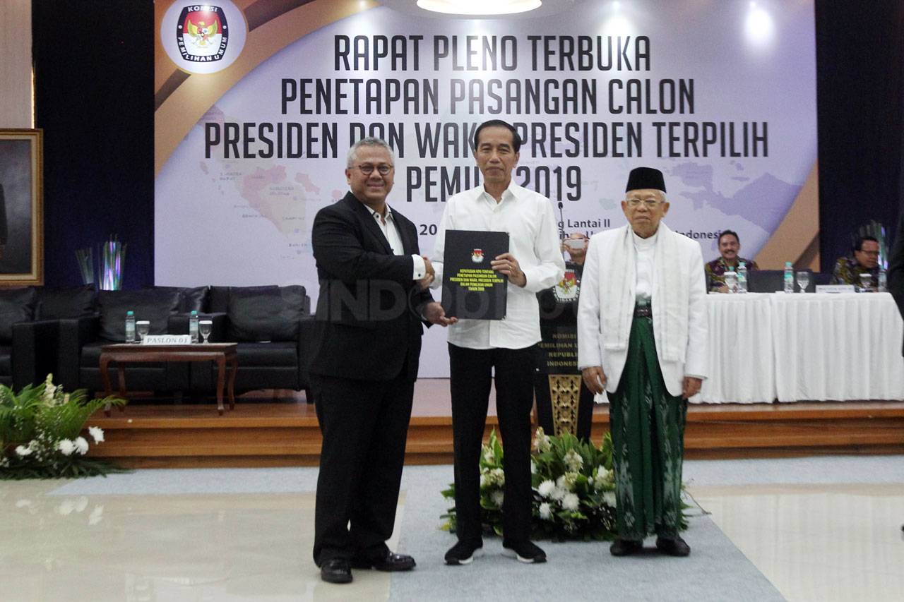 Jokowi-Maruf Hadiri...